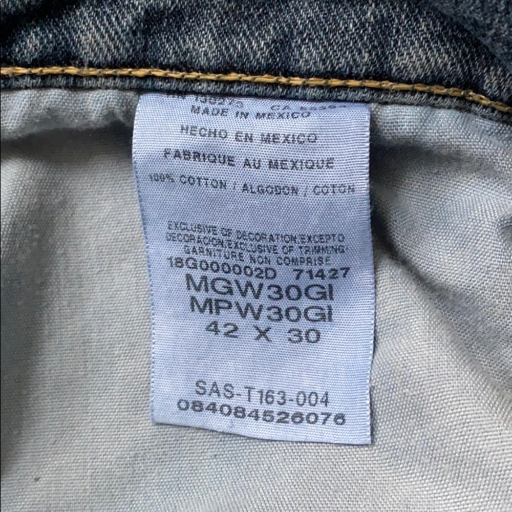 Wrangler | men loose fit jeans | 42x30 - Picture 3 of 10